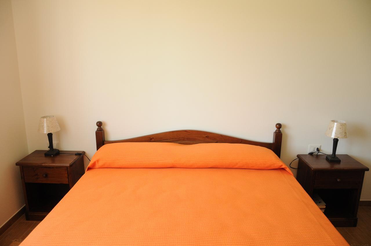 B&B La Coccarda CastellʼAlfero Esterno foto